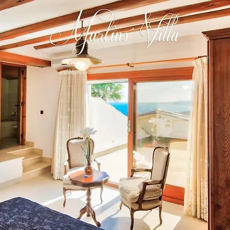 Martin 's Villa. House On The With Pool Vila *