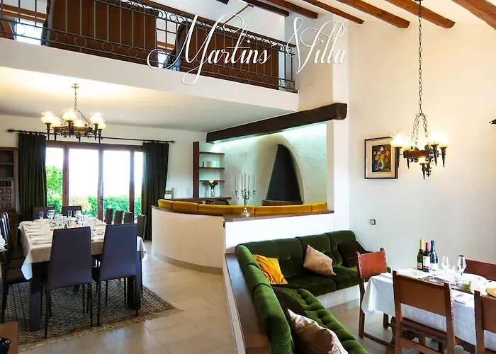 וילה Martin 's Villa. House On The With Pool