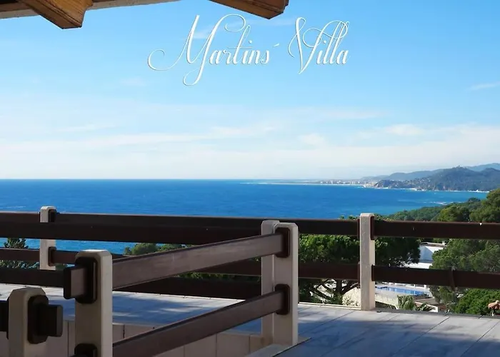 Martin 's Villa. House On The With Pool Lloret de Mar