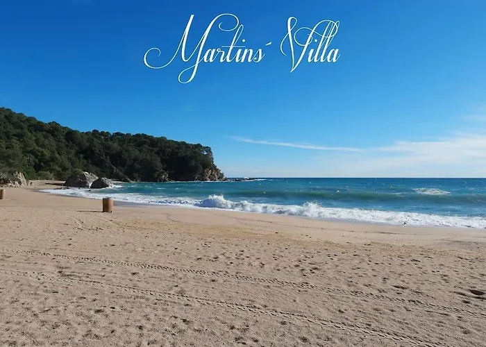 Martin 's Villa. House On The With Pool * Льорет-де-Мар