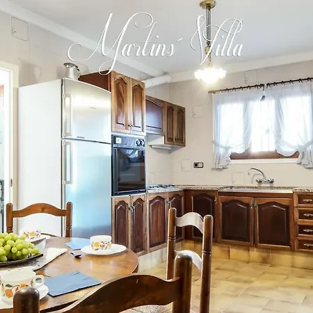 Martin 's Villa. House On The With Pool * Lloret de Mar