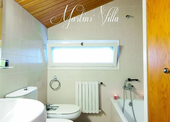 Martin 's Villa. House On The With Pool Вилла Льорет-де-Мар